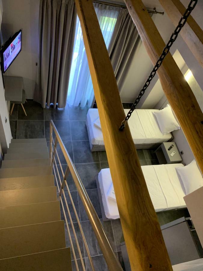 Castella Apartments วูร์วูรู ภายนอก รูปภาพ
